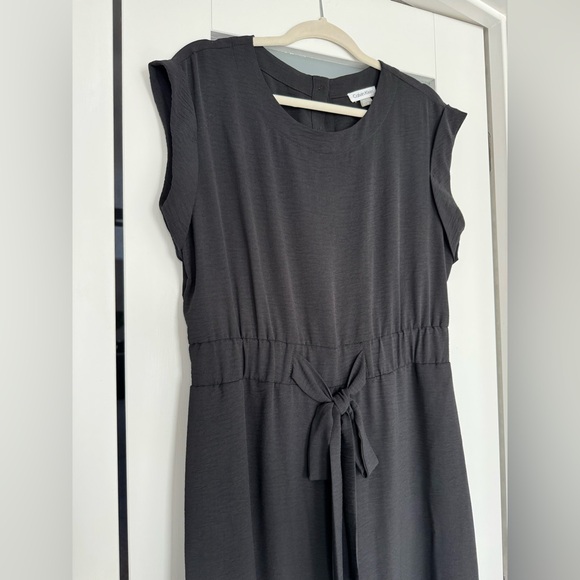 NWOT Calvin Klein Classic Black Jumpsuit Wide Leg Front Tie Elegant Size 10 - Picture 10 of 11